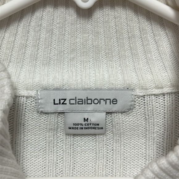 Liz Claiborne cropped White Sweater size Medium
Show off that beautiful tan. - Picture 2 of 7